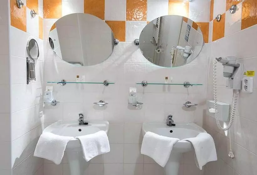 اتاق استاندارد, Monti Spa