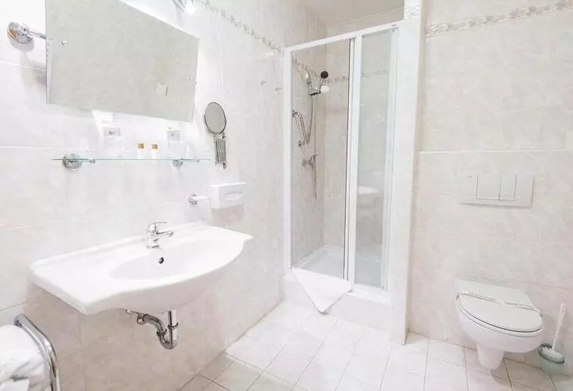 اتاق راحتی, Monti Spa