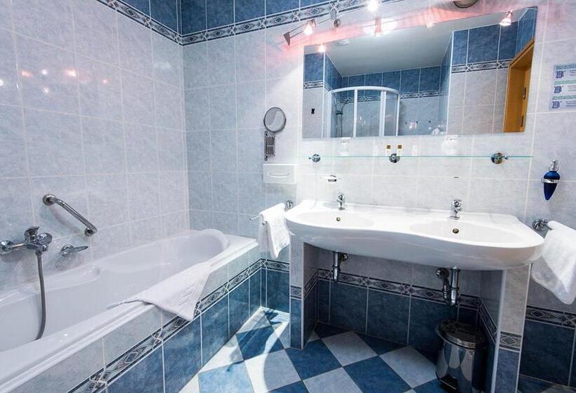 スイート, Monti Spa