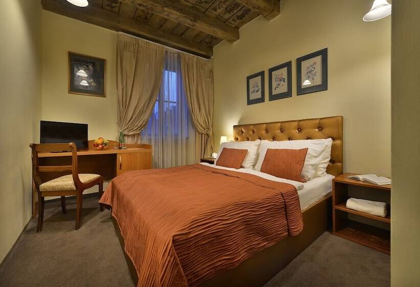 اتاق عادی, U 3 Pstrosu