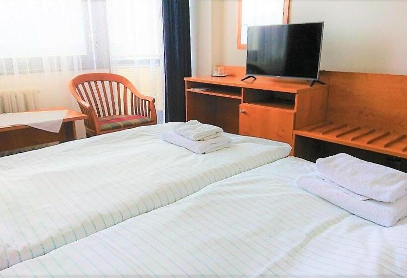 غرفة قياسية, Adamantino