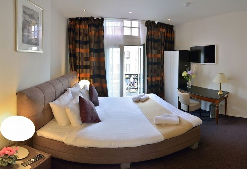 اتاق لوکس با بالکن, La Belle Vue