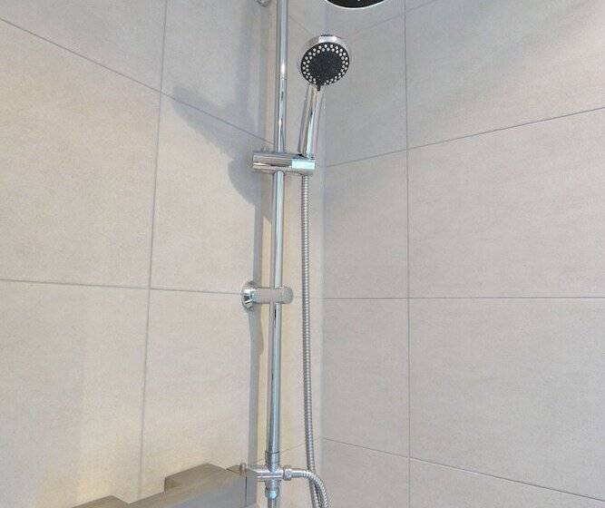 اتاق عادی, La Belle Vue