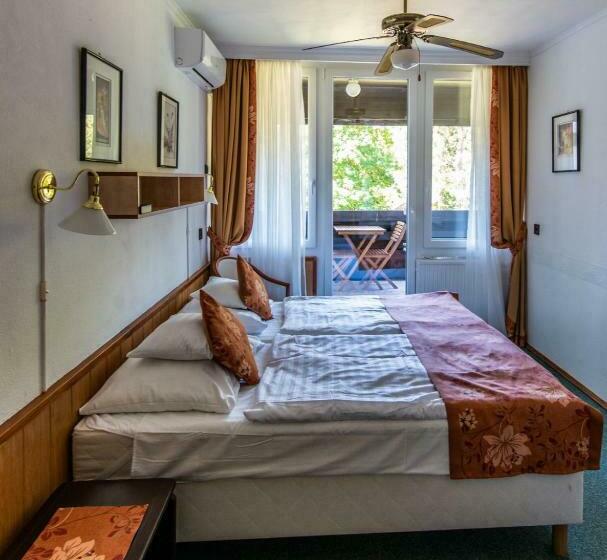 Номер Стандарт с Балконом, Jogar