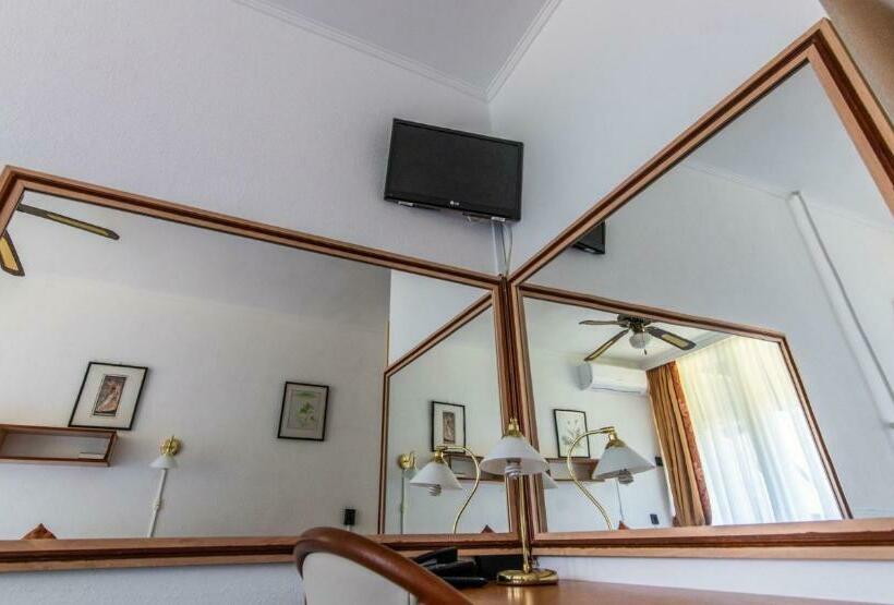 Номер Стандарт с Балконом, Jogar