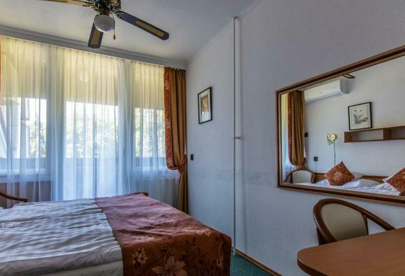 Номер Стандарт с Балконом, Jogar