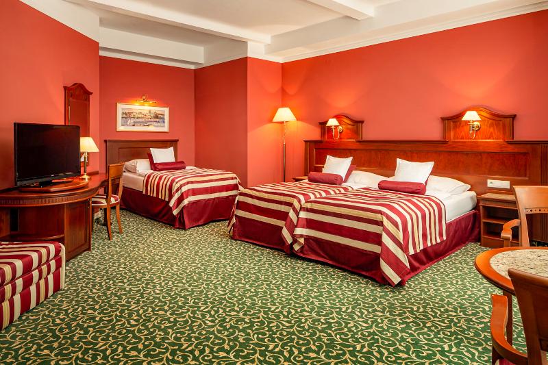 标准三人间, Lumen Am Hauptbahnhof