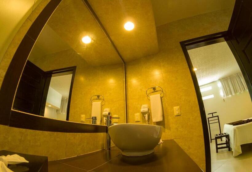 テラス付スイート, Nututun Palenque