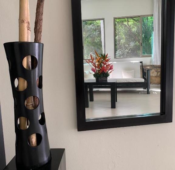 テラス付スイート, Nututun Palenque