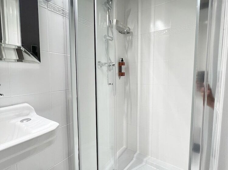 スタンダードルーム, Pollera