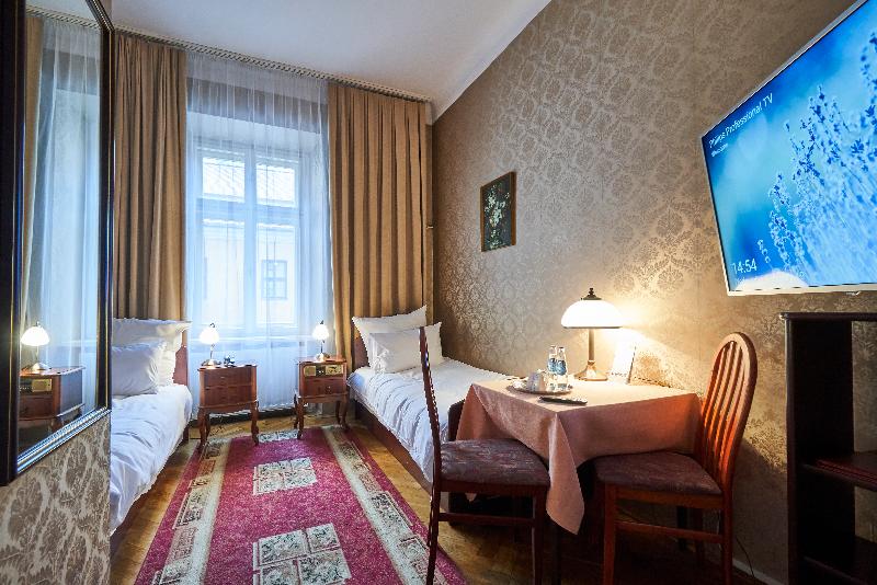 スタンダードルーム, Pollera