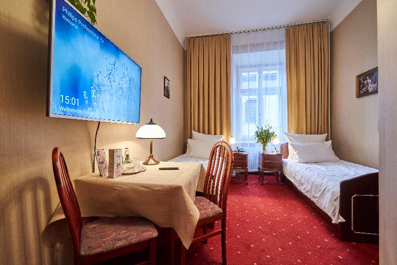 スタンダードルーム, Pollera