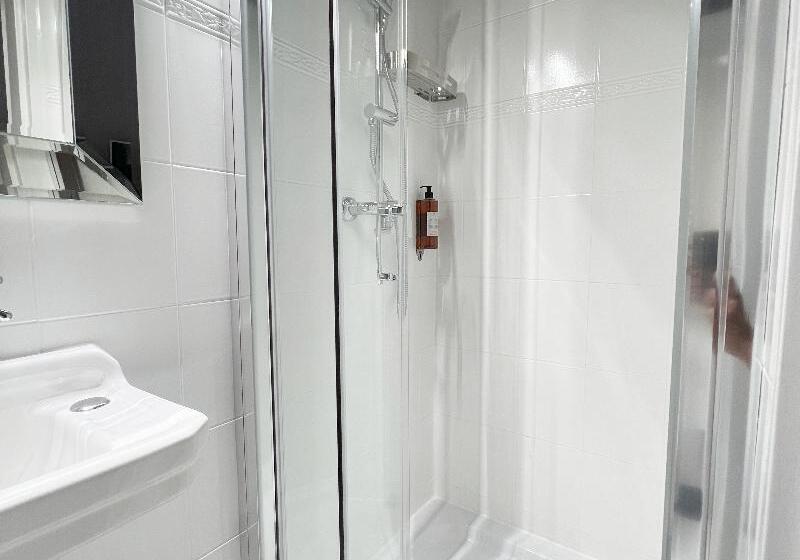 スタンダードシティビュールーム, Pollera