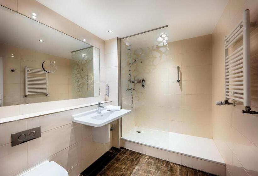 Номер Стандарт Трехместный, Premier Inn Stuttgart Bad Cannstatt