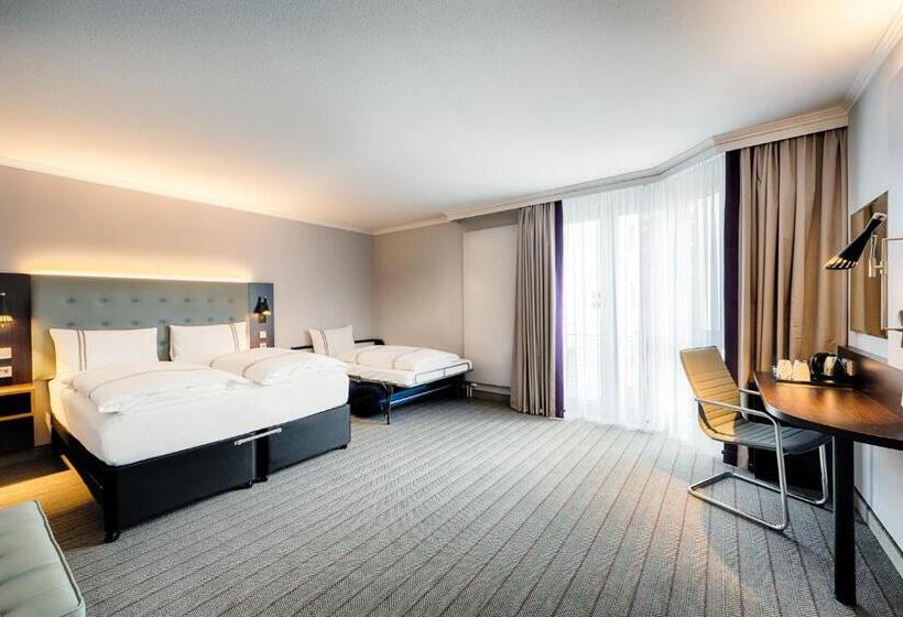 Quarto Triplo Estandar, Premier Inn Stuttgart Bad Cannstatt