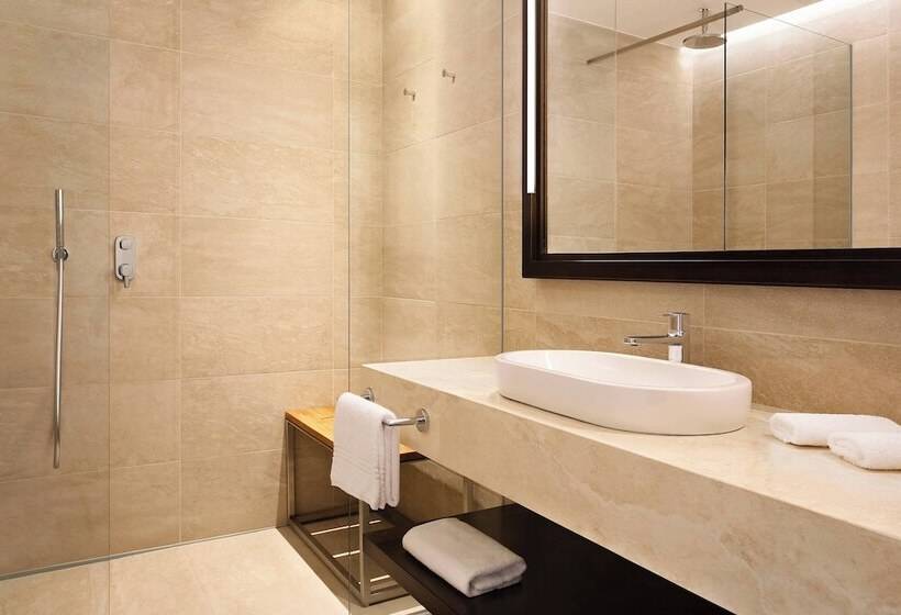 Chambre Supérieure, Sheraton Lake Como