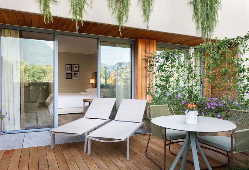 Chambre Deluxe avec Terrasse, Sheraton Lake Como