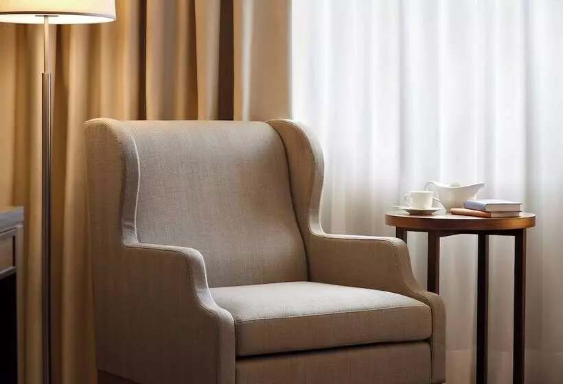 سوییت با چشم‌انداز استخر, Sheraton Lake Como