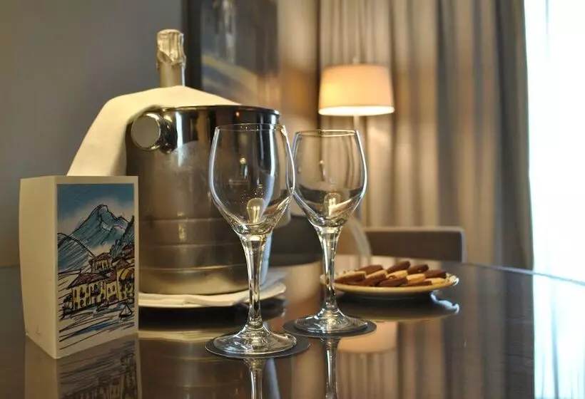 سوییت با چشم‌انداز استخر, Sheraton Lake Como