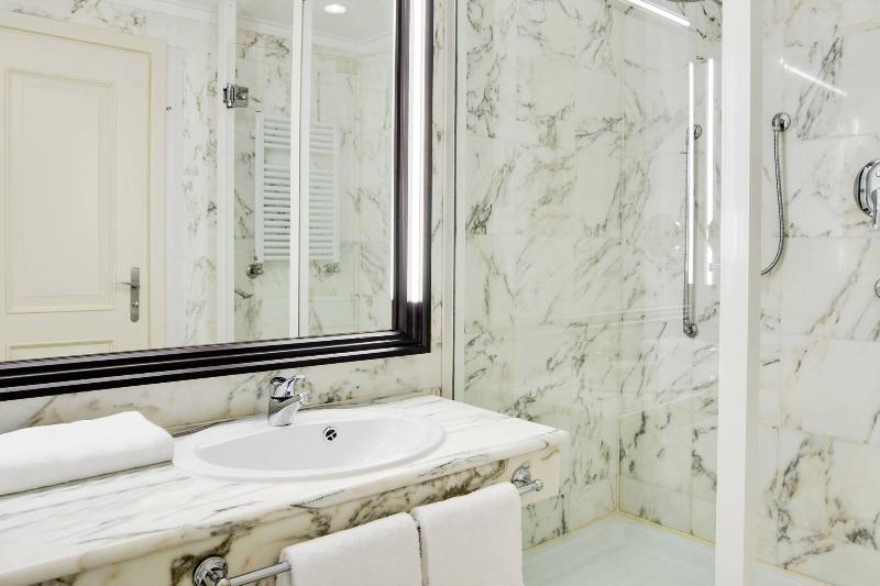 Chambre Deluxe King Size, Sheraton Lake Como