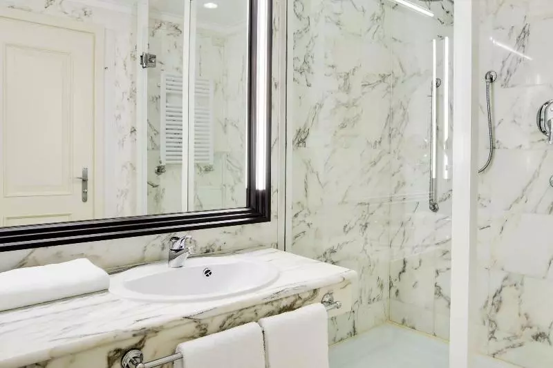 اتاق لوکس, Sheraton Lake Como