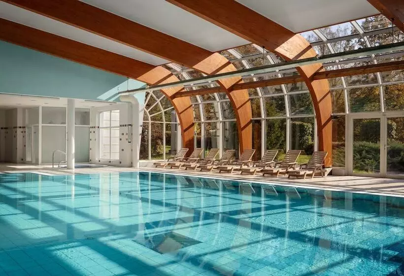 اتاق استاندارد سه نفره, Spa Resort Sanssouci