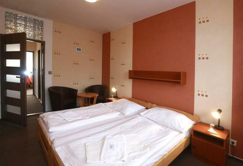 Номер Deluxe, Zimní Stadion Náchod