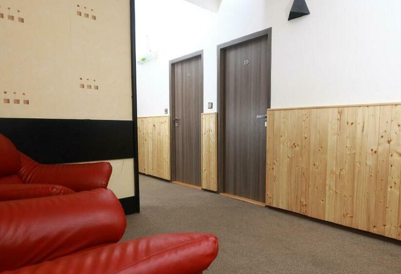 Номер Deluxe, Zimní Stadion Náchod