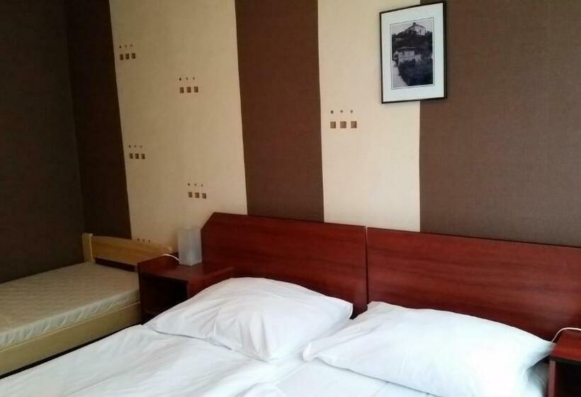 Номер Deluxe, Zimní Stadion Náchod