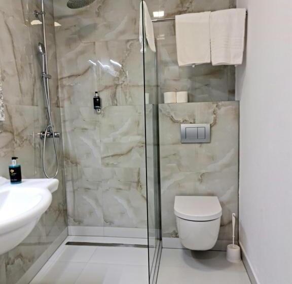 غرفة قياسية, Grand Vltavín