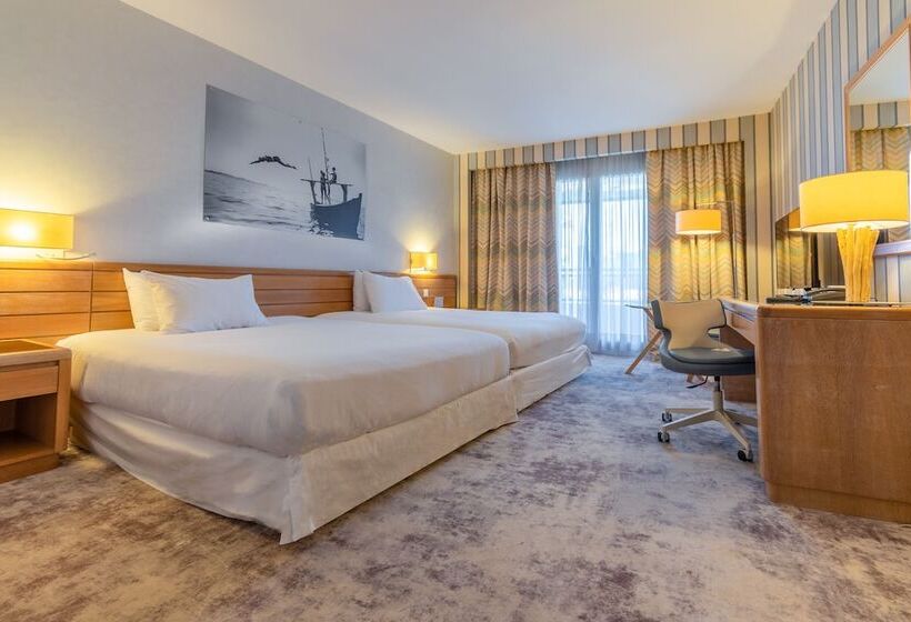 ２ダブルベッドのスタンダードルーム, Holiday Inn Nice   Port St Laurent, An Ihg