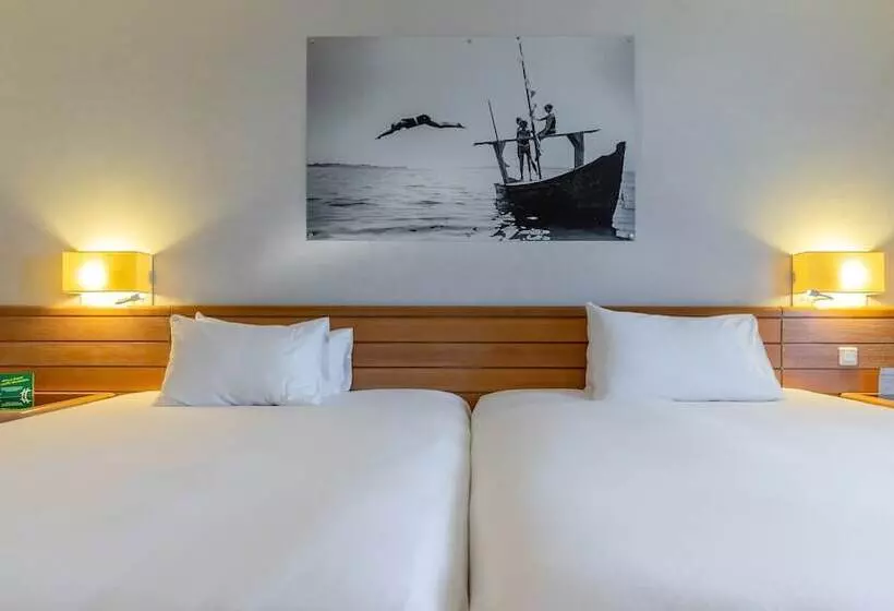 ２ダブルベッドのスタンダードルーム, Holiday Inn Nice   Port St Laurent, An Ihg