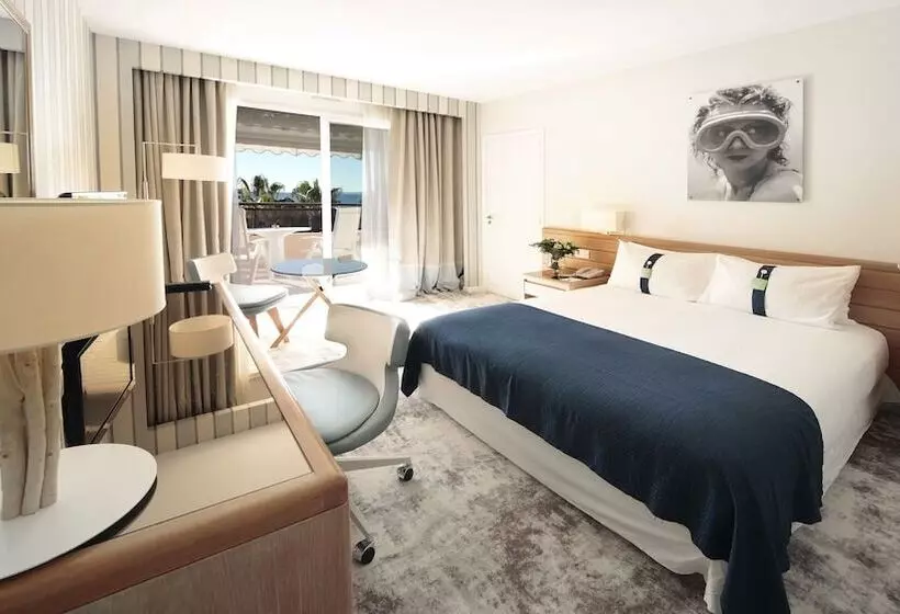 庭の見えるプレミアムルーム, Holiday Inn Nice   Port St Laurent, An Ihg