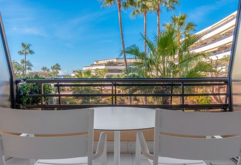 庭の見えるプレミアムルーム, Holiday Inn Nice   Port St Laurent, An Ihg