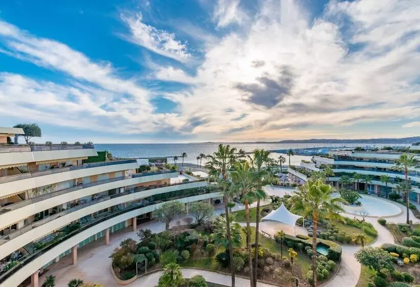 オーシャンビューのプレミアムルーム。, Holiday Inn Nice   Port St Laurent, An Ihg