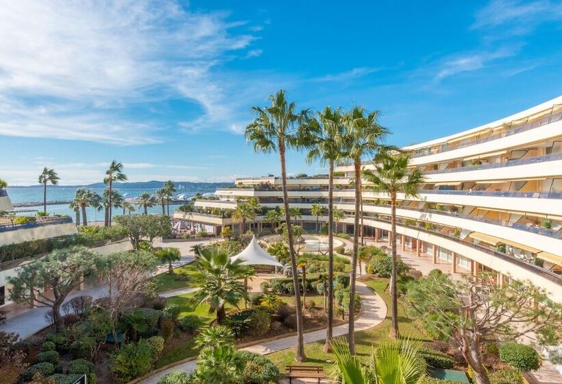 オーシャンビューのプレミアムルーム。, Holiday Inn Nice   Port St Laurent, An Ihg