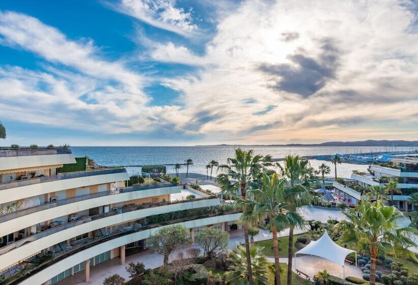 オーシャンビューのプレミアムルーム。, Holiday Inn Nice   Port St Laurent, An Ihg