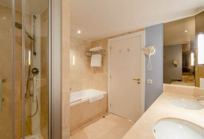 オーシャンビュースイート, Holiday Inn Nice   Port St Laurent, An Ihg