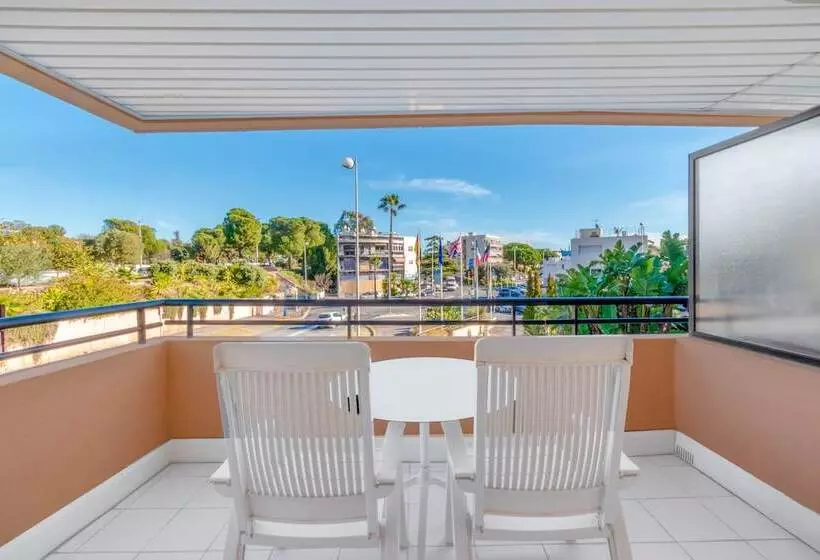 身障者適用ダブルベッド付きスタンダードルーム, Holiday Inn Nice   Port St Laurent, An Ihg