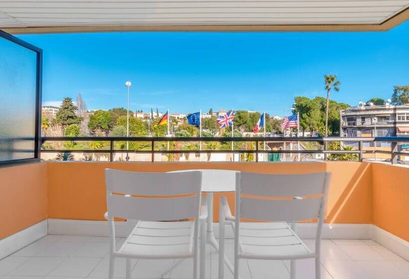 身障者適用ダブルベッド付きスタンダードルーム, Holiday Inn Nice   Port St Laurent, An Ihg