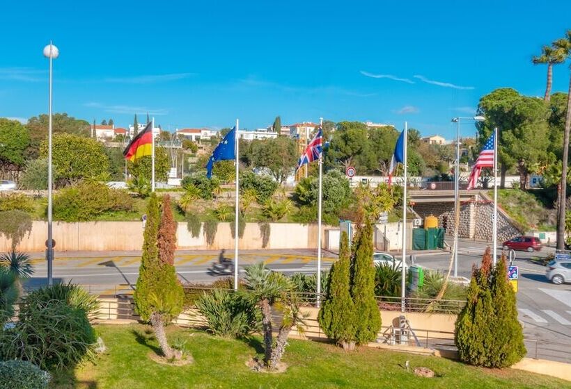 身障者適用ダブルベッド付きスタンダードルーム, Holiday Inn Nice   Port St Laurent, An Ihg