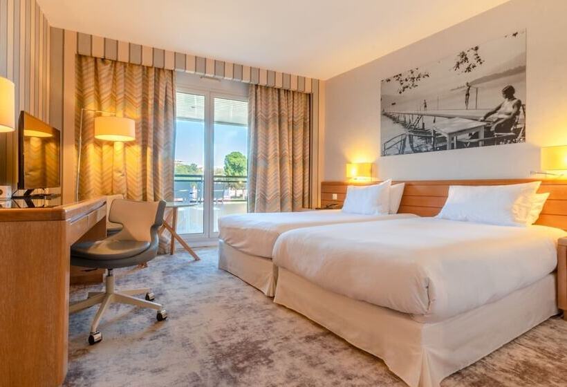 Номер Стандарт Адаптированный для Инвалидов, Holiday Inn Nice   Port St Laurent, An Ihg