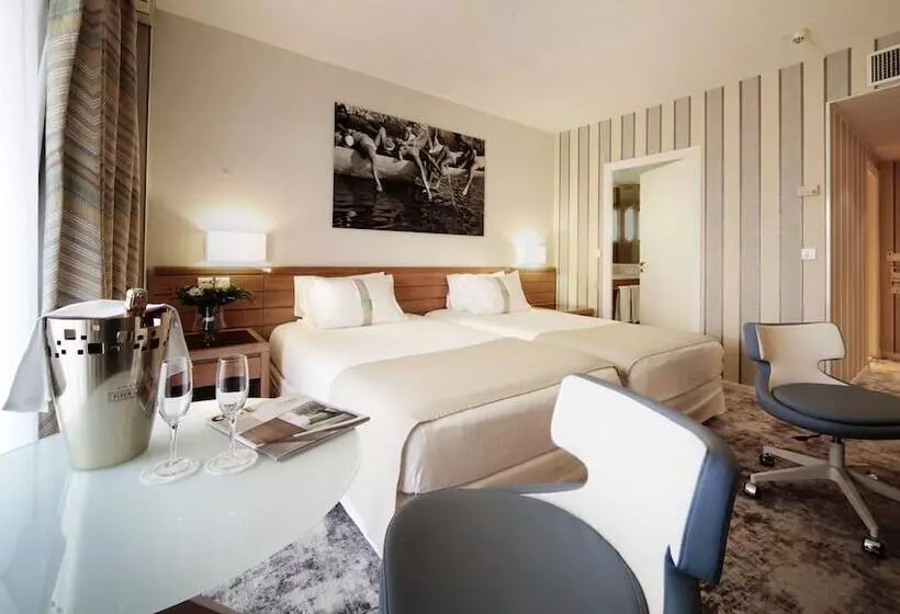 身障者適用スタンダードルーム, Holiday Inn Nice   Port St Laurent, An Ihg