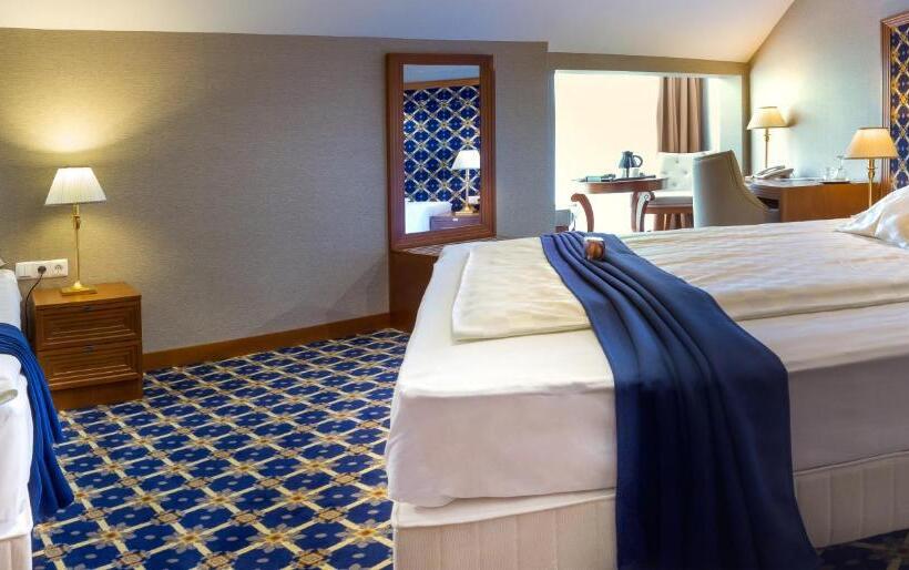 ジュニアスイート, Central