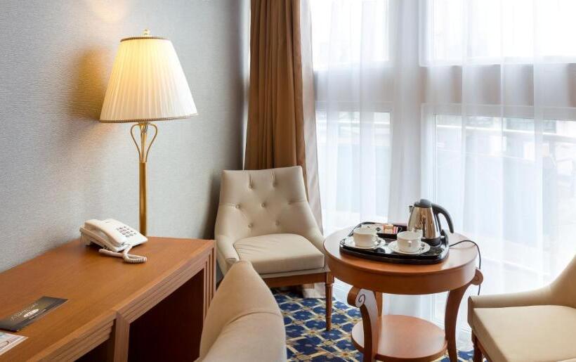 ジュニアスイート, Central