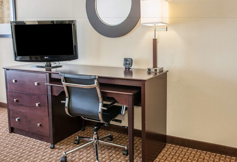 מיטת קינג בסוויטה, Comfort Suites