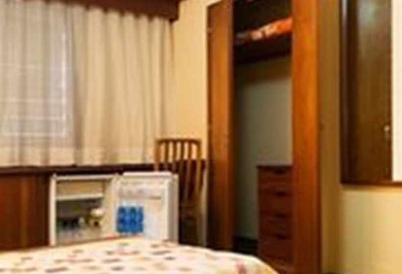 标准三人间, Del Jardín