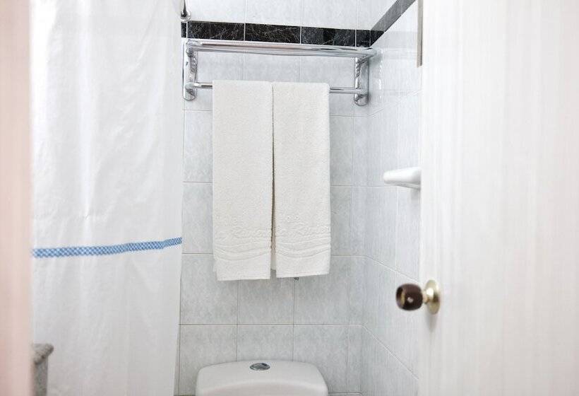 اتاق استاندارد چهار تخته, La Riviera