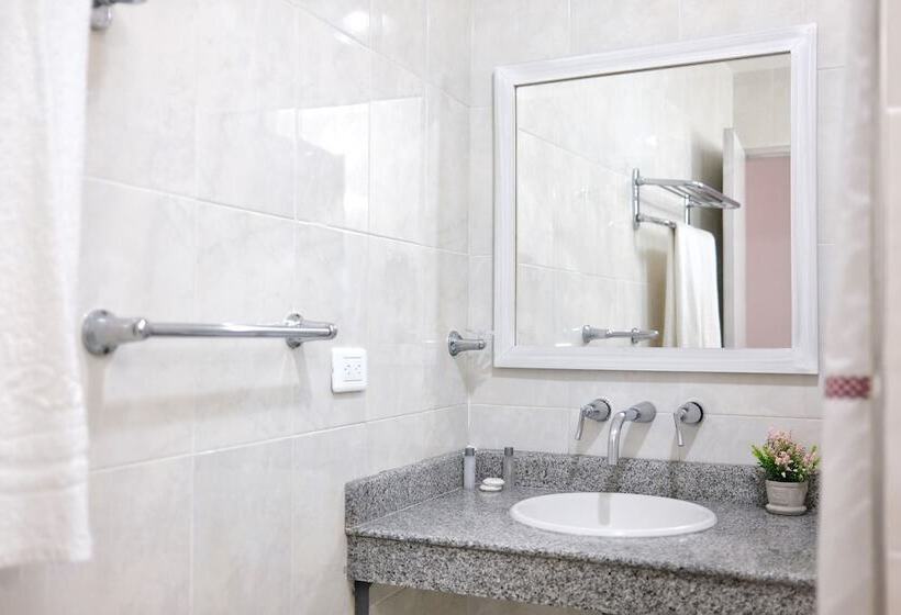 اتاق استاندارد چهار تخته, La Riviera