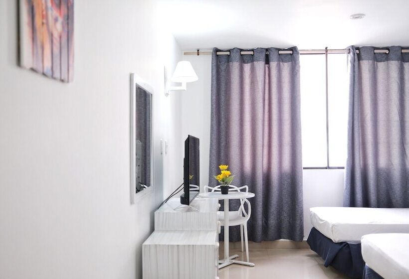 اتاق استاندارد چهار تخته, La Riviera